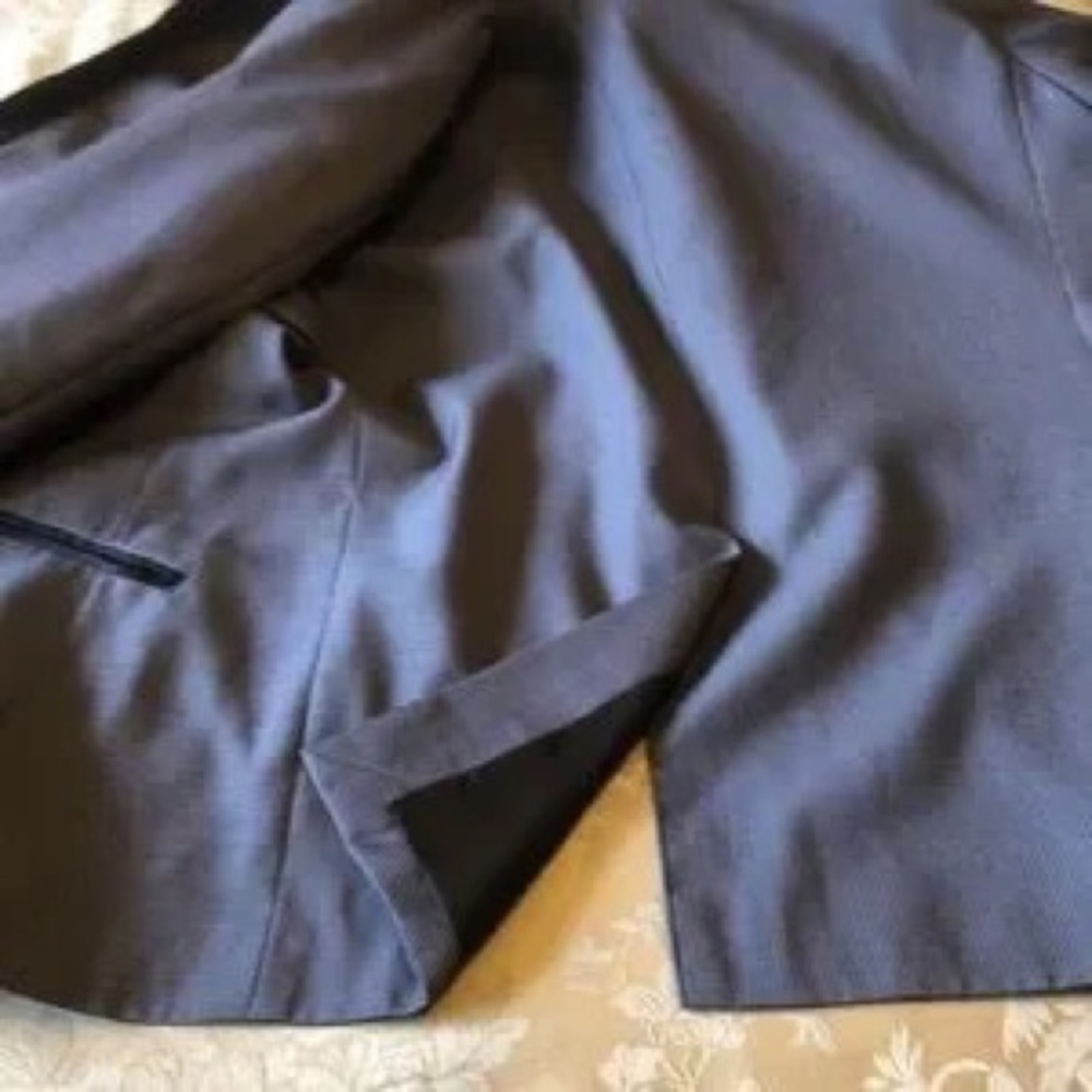H&M Light Gray Men's Blazer with Black Trim - Picture 12 of 16